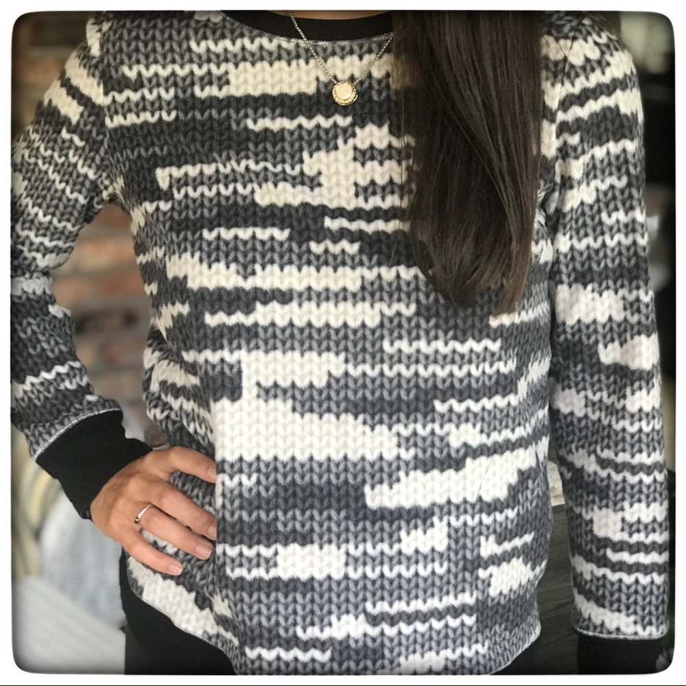 Simply Vera Vera Wang Crew Neck Sweatshirt